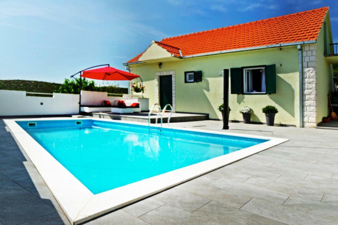 הוילה Brstanovo House Lucia מראה חיצוני תמונה